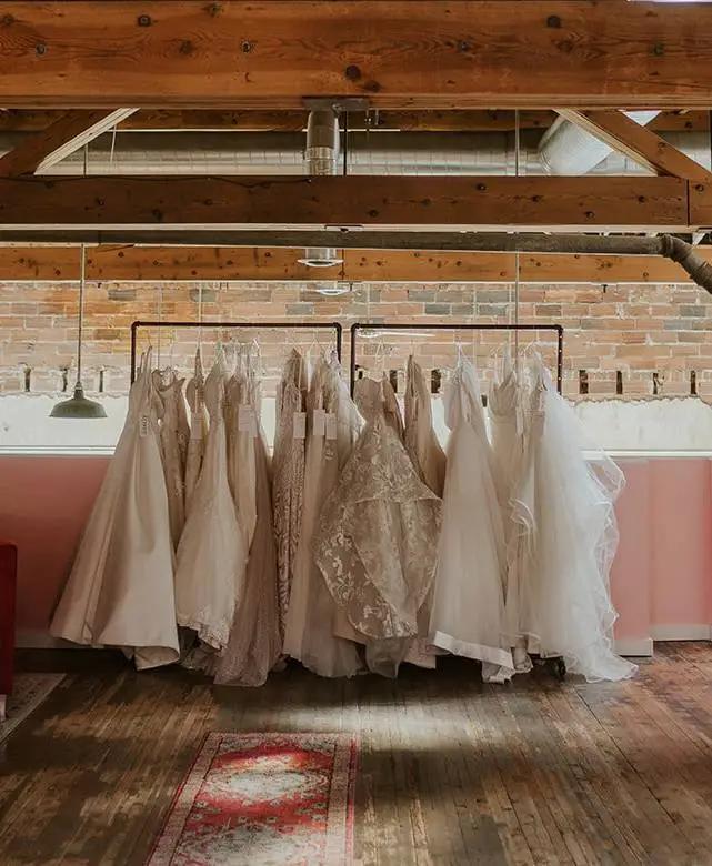 5 Reasons You Should Consign Your Wedding Dress Image