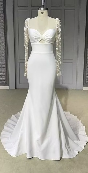 Consignment Gowns Robbie Evermore - Consignment #0 default Ivory thumbnail