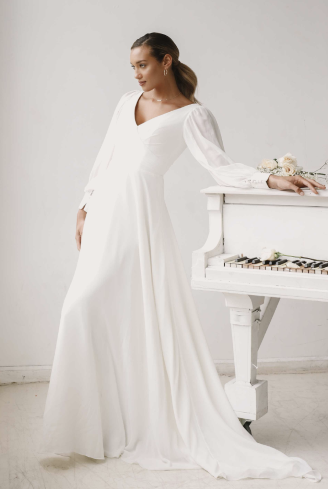 Consignment outlet wedding dress